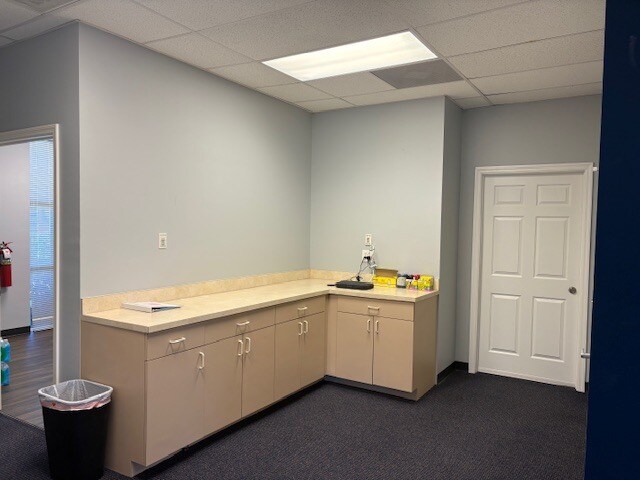 More Photos Of 6150 Diamond Centre Ct, Fort Myers Medical For Lease