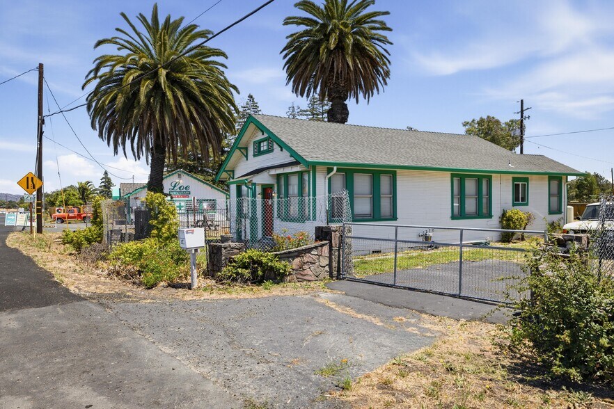 More Photos Of 15 Fremont Dr, Sonoma Freestanding For Sale
