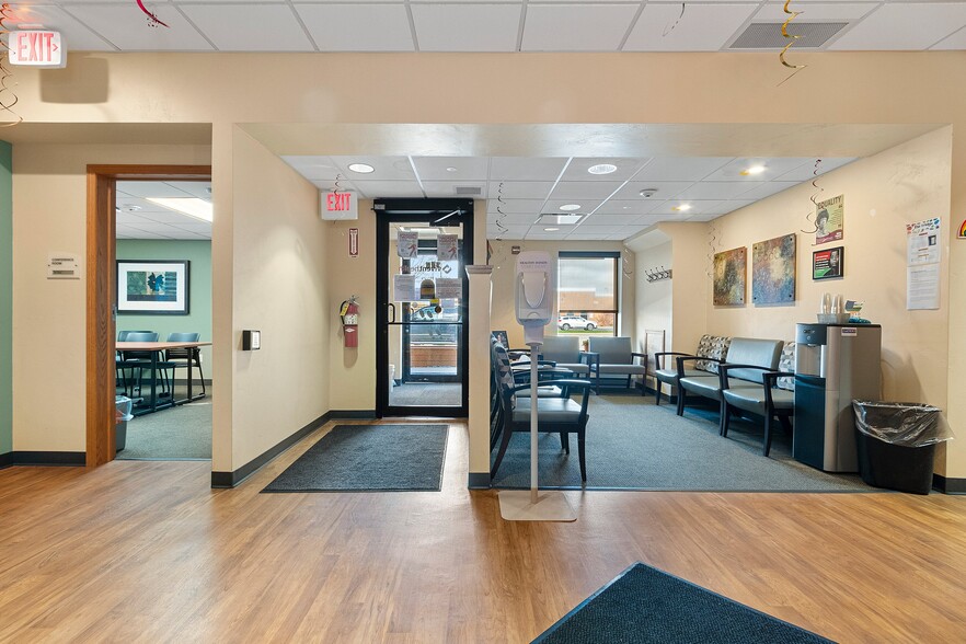 More Photos Of 445 S Adams St, Green Bay Office For Lease