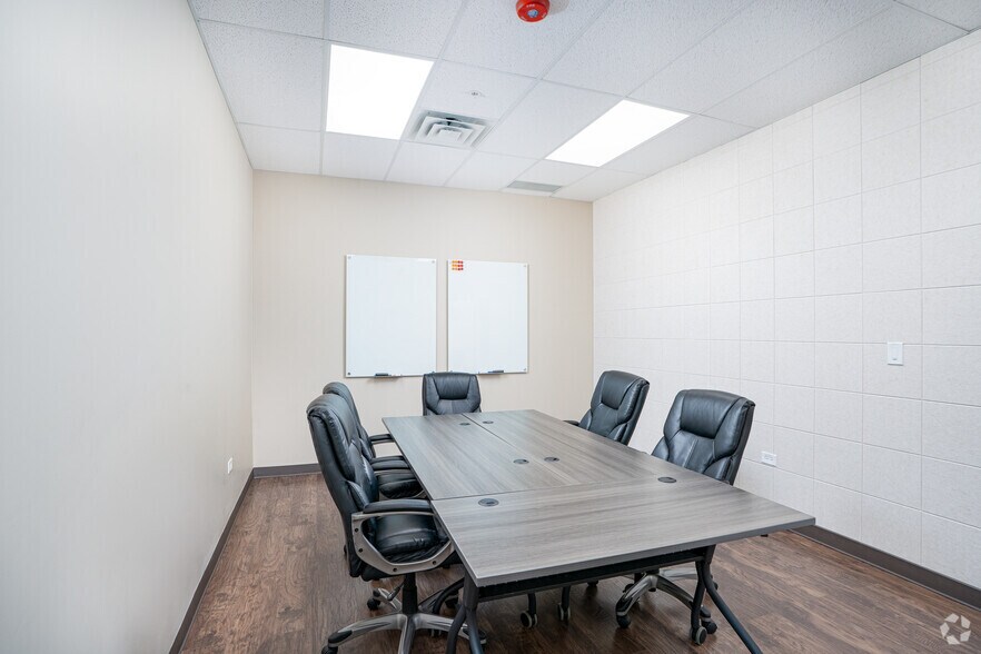 More Photos Of 3420 Lacrosse Ln, Naperville Office For Lease