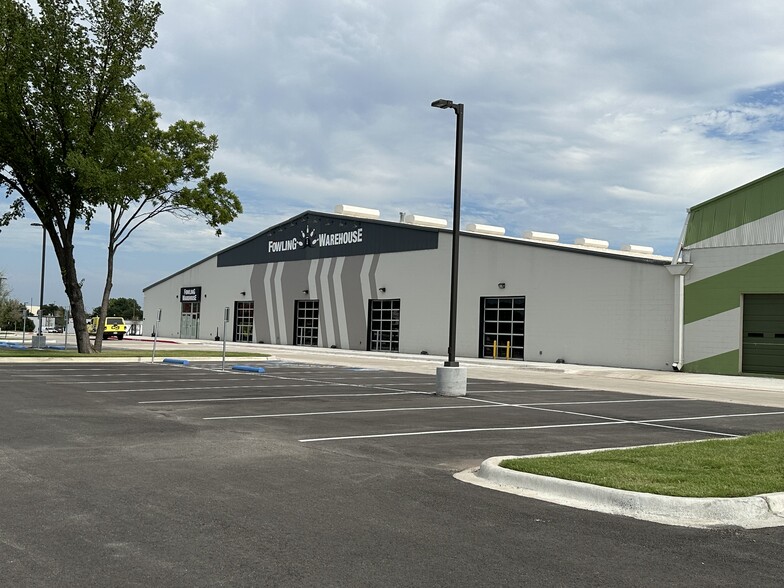 More Photos Of 1714 14th St, Plano Manufacturing For Lease