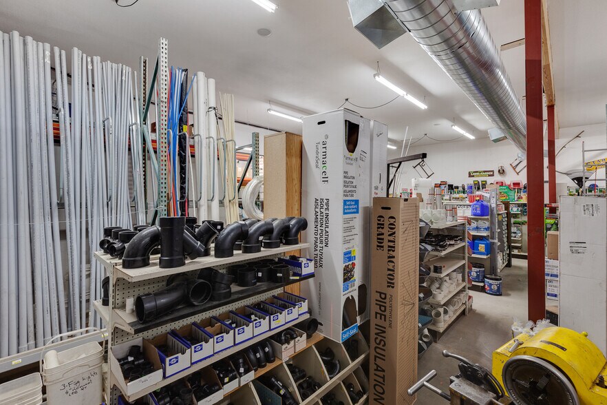 More Photos Of 6210 W Maine St, Spirit Lake Freestanding For Sale