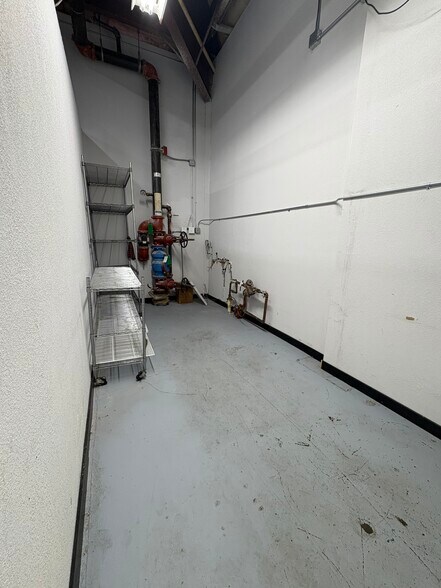 More Photos Of 4405 Chambers Rd, Denver General Retail For Sale