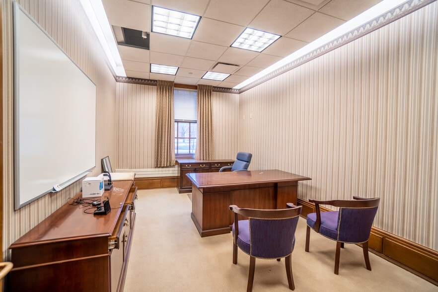 More Photos Of 1975 Noble Rd, East Cleveland Office Residential For Lease