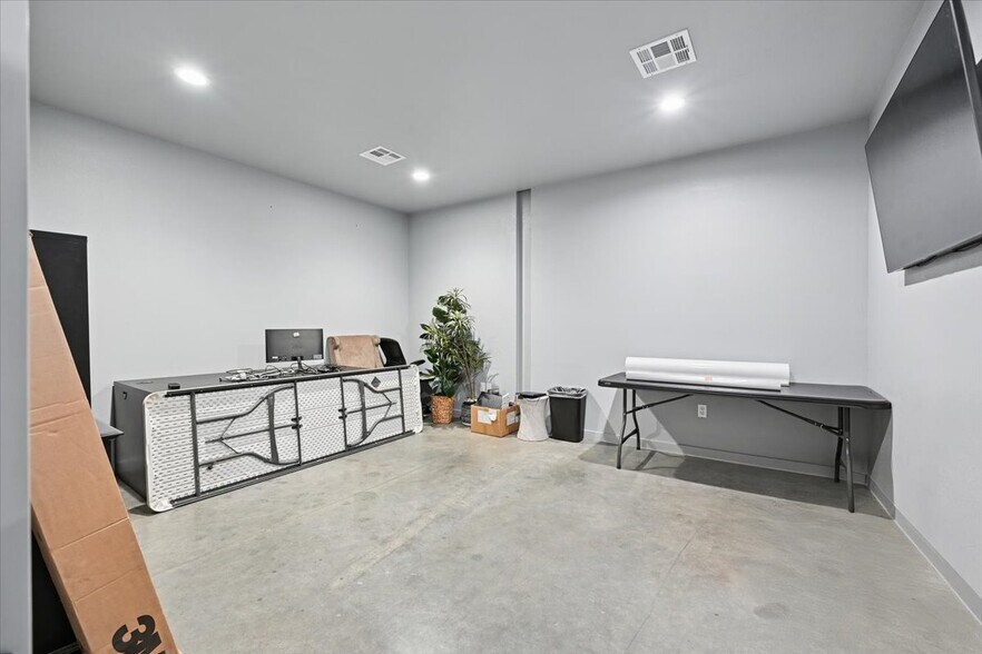 More Photos Of 22390 E 111th St, Broken Arrow Warehouse For Lease