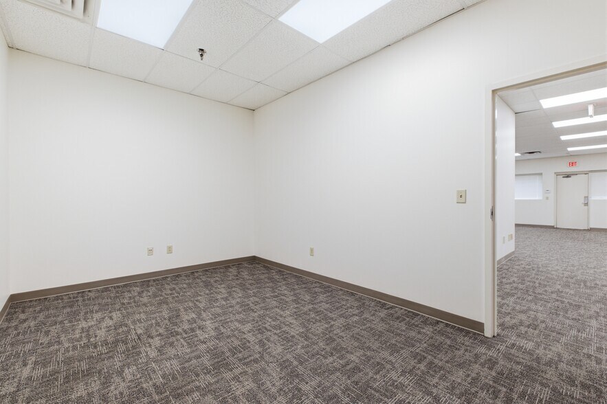 More Photos Of 104-176 Cude Ln, Madison Medical For Lease