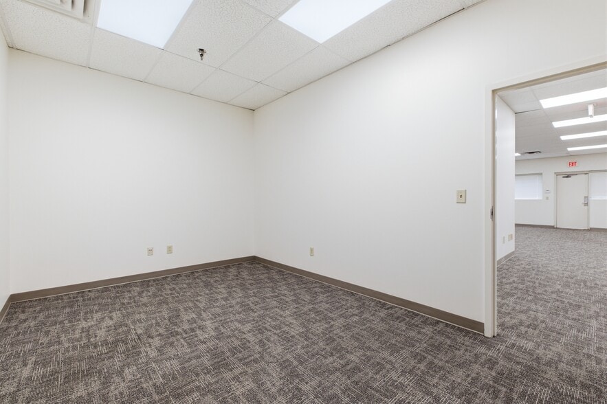 More Photos Of 104-176 Cude Ln, Madison Medical For Lease