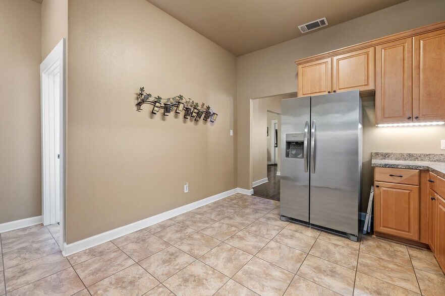 More Photos Of 314 W 3rd St, Taylor Multifamily For Sale