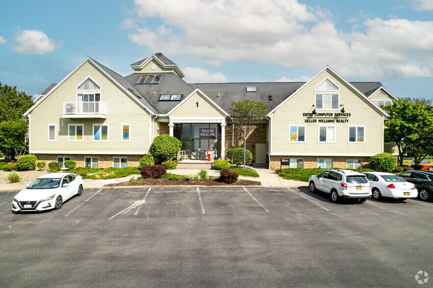 More Photos Of 2000 Winton Rd S, Rochester Medical For Lease