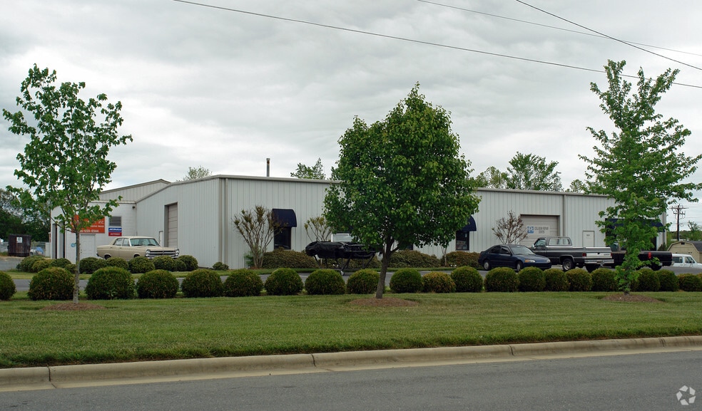 More Photos Of 2421 Spaugh Industrial Dr, Winston-Salem Auto Repair For Lease