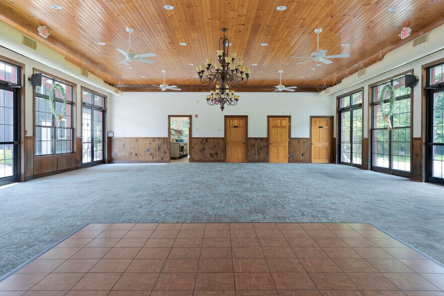 More Photos Of 1471 Denning Rd, Claryville Restaurant For Sale