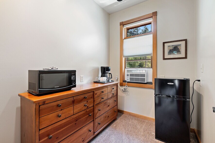 More Photos Of 10888 Rimrock Pl, Spearfish Hotel For Sale