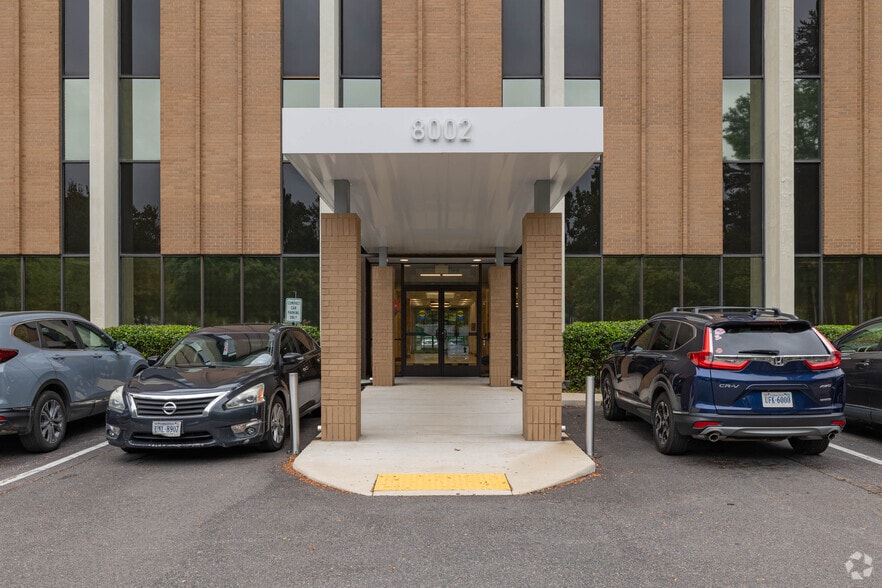 More Photos Of 8002 Discovery Dr, Richmond Medical For Lease