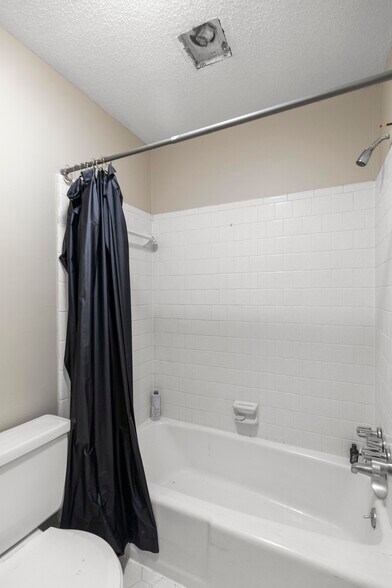 More Photos Of 1010 N Eufaula Ave, Eufaula Hotel For Sale