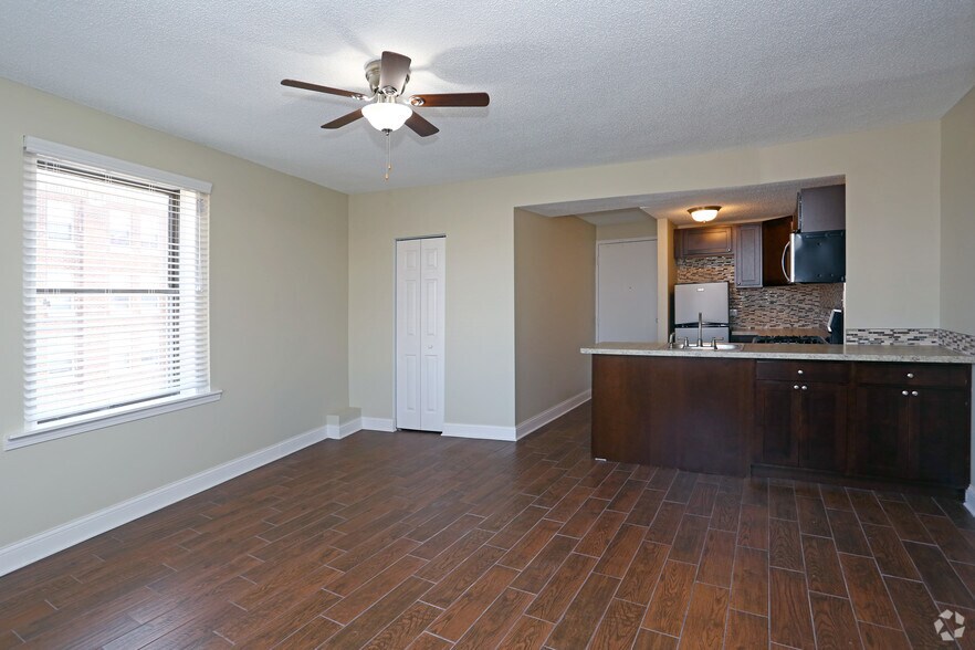 More Photos Of 7 S Stolp Ave, Aurora Apartments For Lease