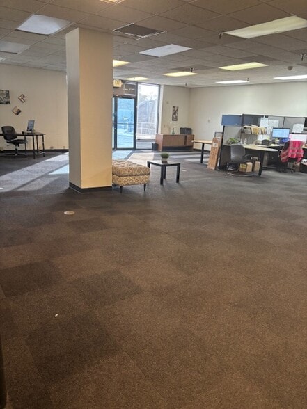 More Photos Of 700 Santa Anita Dr, Woodland Warehouse For Lease