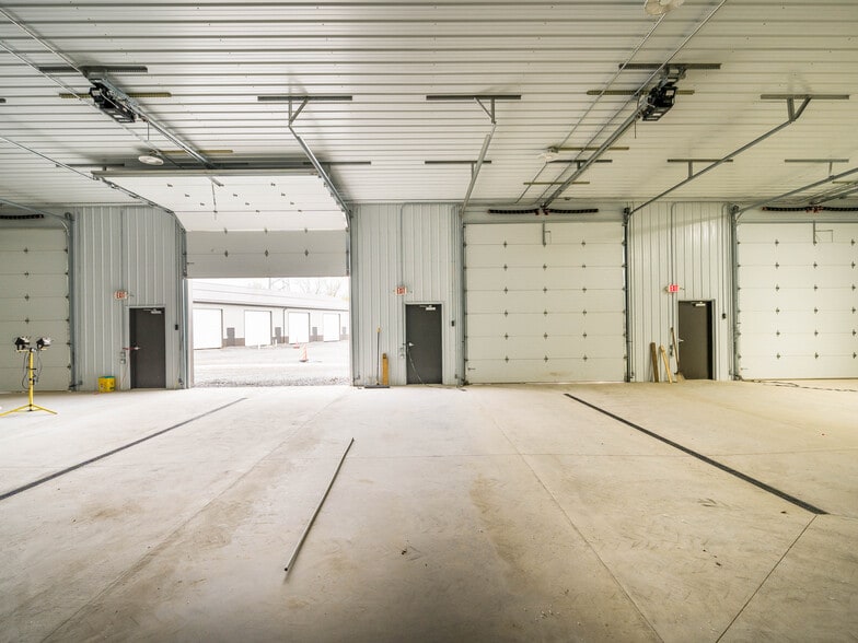 More Photos Of 1921 Brighton Henrietta Town Line Rd, Rochester Light Manufacturing For Lease