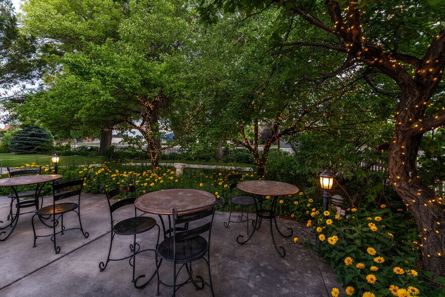 More Photos Of 189 S Vernal Ave, Vernal General Retail For Sale