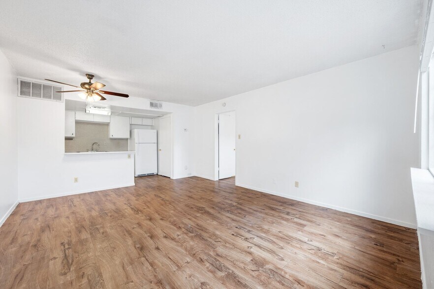 More Photos Of 1717 W 35th St, Austin Apartments For Sale