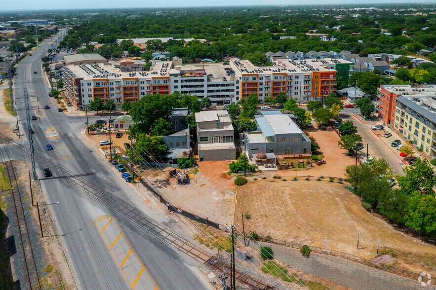 More Photos Of 415 E Cevallos St, San Antonio Restaurant For Lease