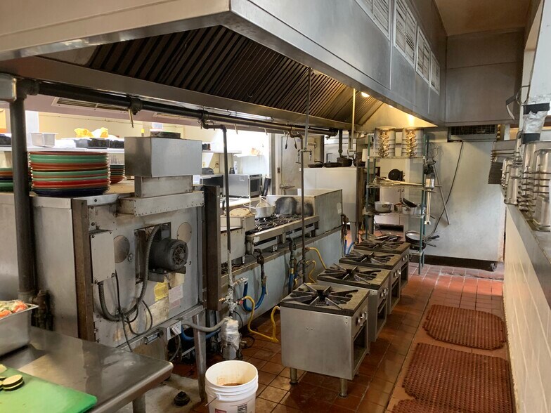 More Photos Of 2490 Fair St, Chico Restaurant For Lease