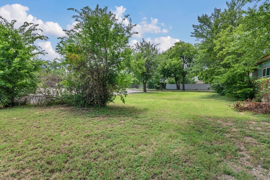 More Photos Of 412 W 12th St, Dallas Land For Sale