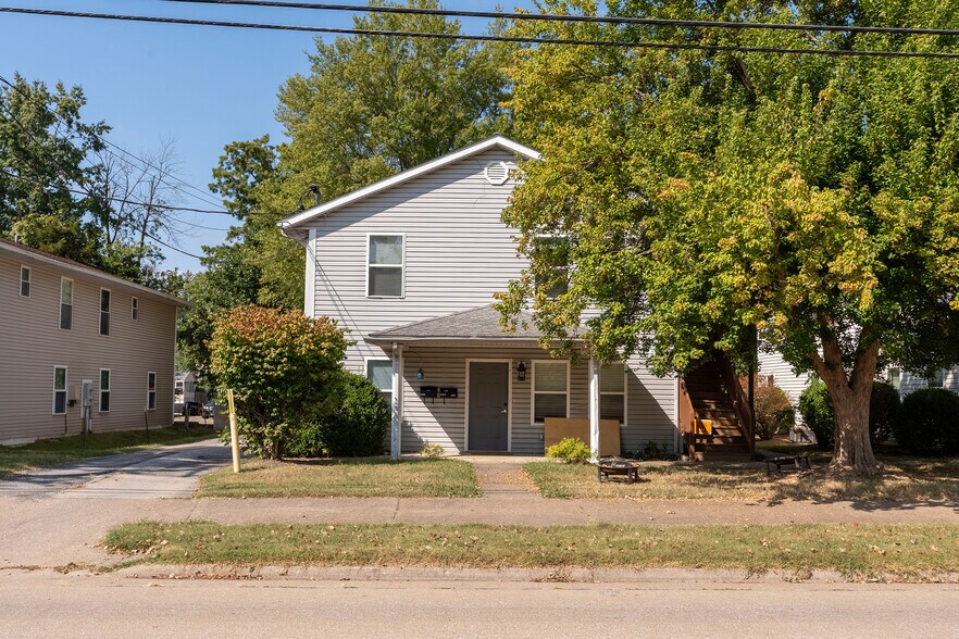 More Photos Of 902-908 W Mill St, Carbondale Apartments For Sale