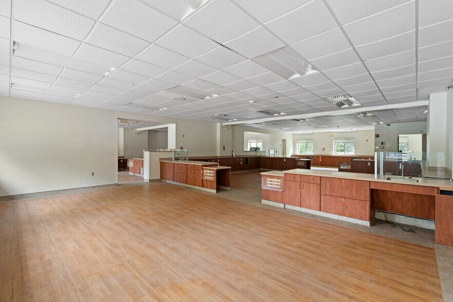 More Photos Of 4 Corwin Ct, Newburgh Medical For Sale