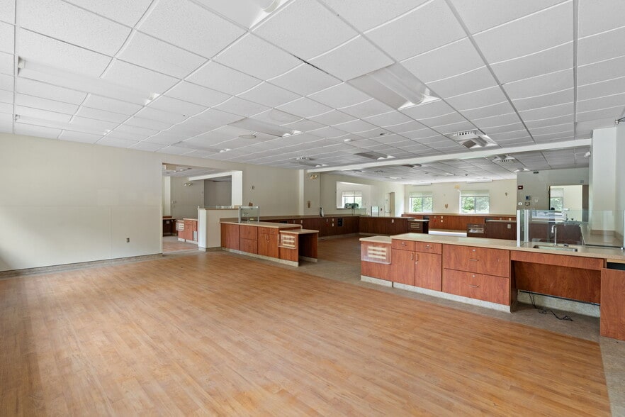 More Photos Of 4 Corwin Ct, Newburgh Medical For Sale