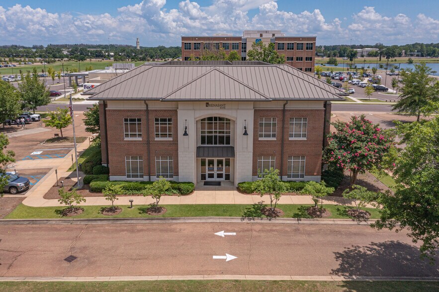 Primary Photo Of 1600 Highland Colony Pky, Madison Bank For Lease
