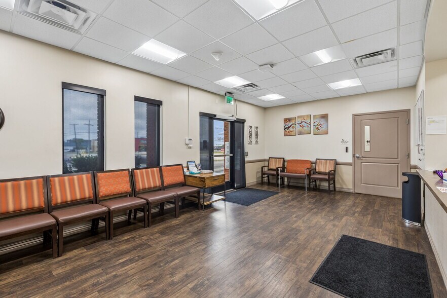 More Photos Of 8030 Camp Bowie West Blvd, Fort Worth Medical For Sale