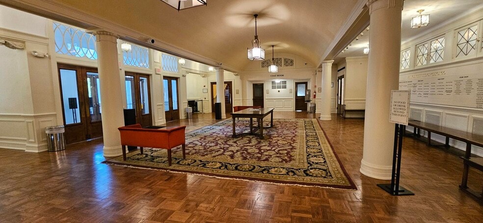 More Photos Of 1490 Chicago Ave, Evanston Religious Facility For Lease