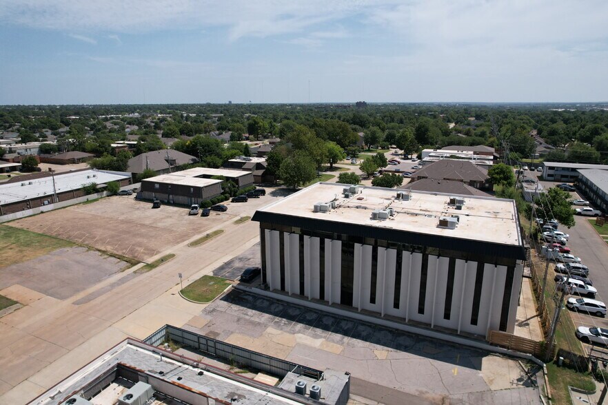More Photos Of 2828 NW 57th St, Oklahoma City Office For Lease