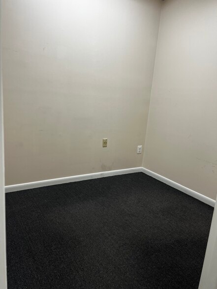 More Photos Of 420 S Crain Hwy, Glen Burnie Medical For Lease