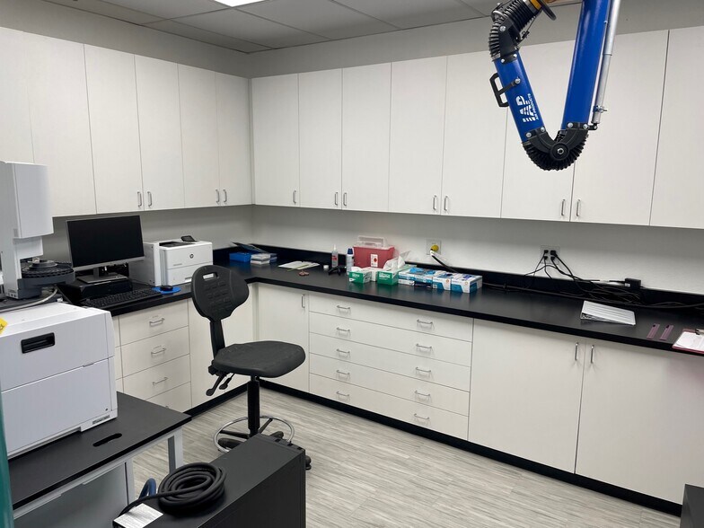 More Photos Of 3959-3971 Commerce Dr, West Sacramento Warehouse For Sale