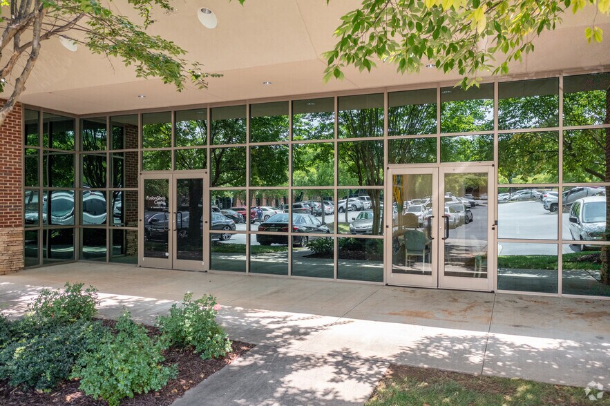 More Photos Of 4265 Johns Creek Pky, Suwanee Medical For Lease