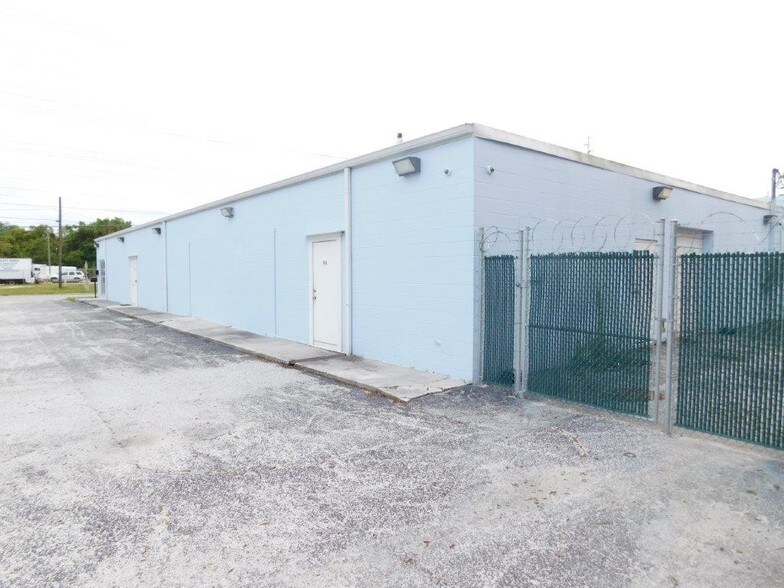 More Photos Of 1512 E Gary Rd, Lakeland Flex For Sale