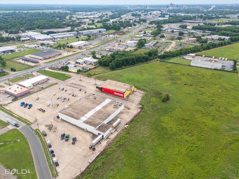 More Photos Of 1837 N Market St, Shreveport General Retail For Sale