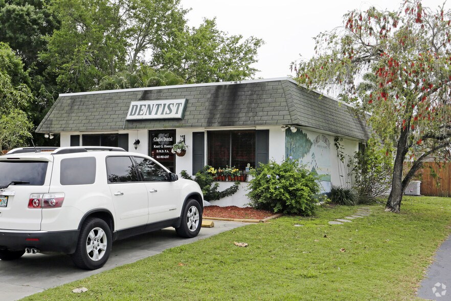 Primary Photo Of 316 Trinidad Ave, Clewiston Medical For Sale