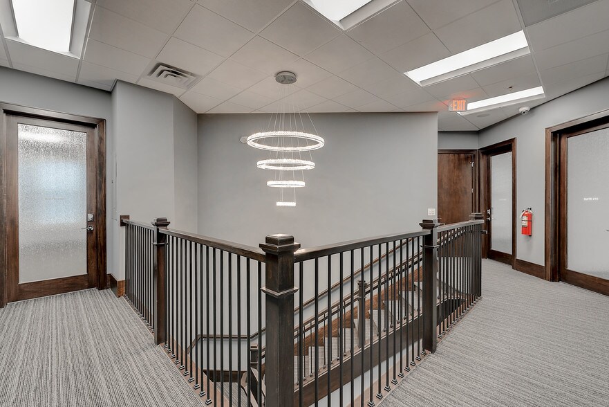 More Photos Of 1905 S New Market St, Carmel Coworking Space