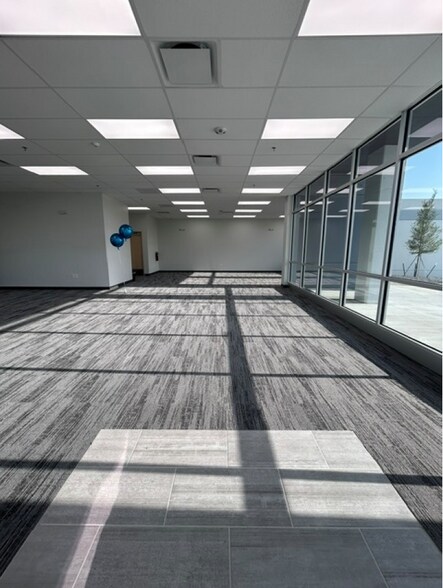 More Photos Of 1751 Valley View Ln, Farmers Branch Distribution For Lease