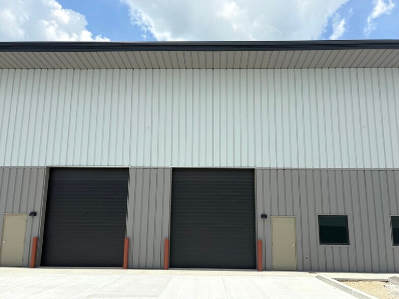 More Photos Of 5801 Middlebrook Pike, Knoxville Warehouse For Lease