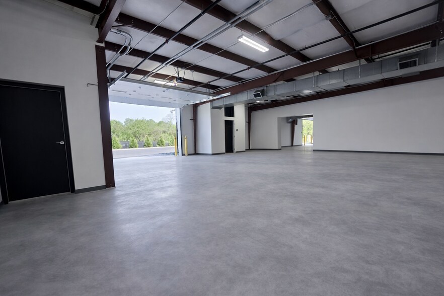 More Photos Of 114 S State St, Haw River Manufacturing For Sale