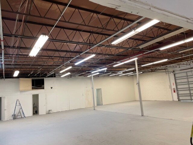 More Photos Of 1815 10th Ave N, Lake Worth Beach Warehouse For Lease