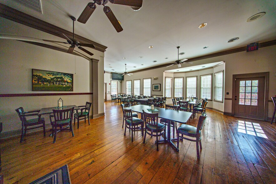 More Photos Of 128 Oakview Club Dr, Macon-Bibb Golf Course Driving Range For Sale
