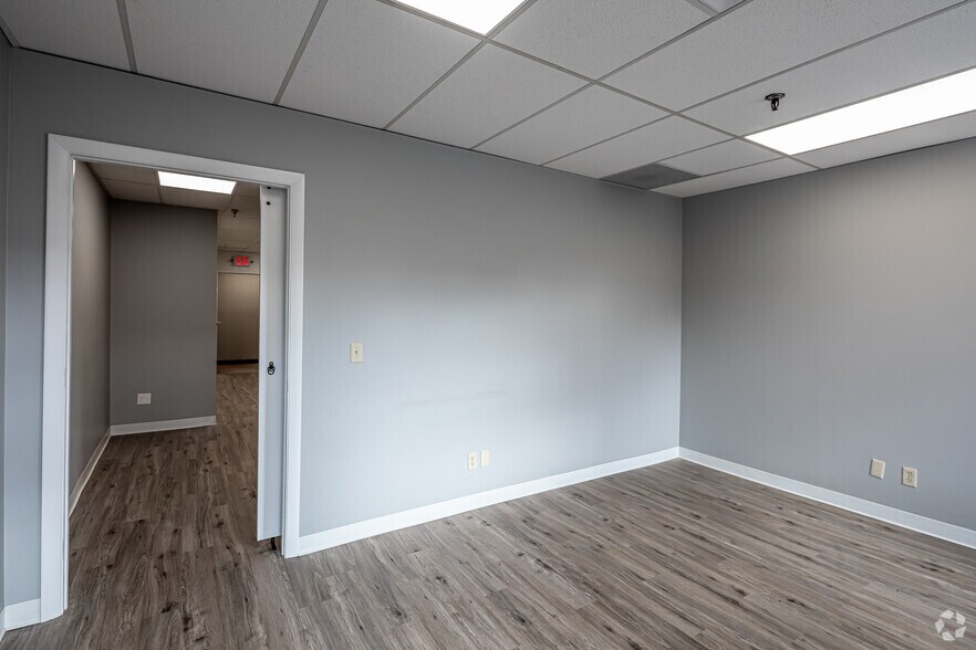 More Photos Of 62 Washington St, Middletown Office For Lease