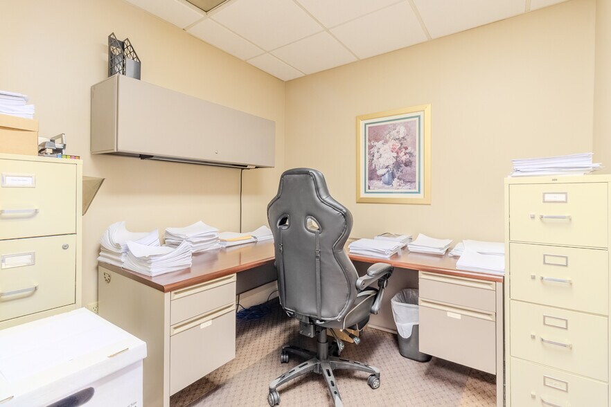 More Photos Of 2703 Mosside Blvd, Monroeville Medical For Lease