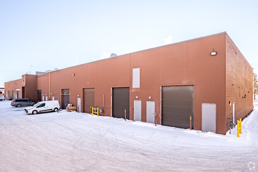 More Photos Of 15604-15626 116 Ave NW, Edmonton Showroom For Lease