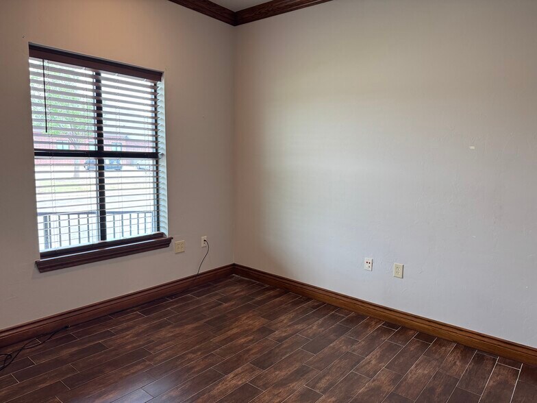 More Photos Of 9212 N Kelley Ave, Oklahoma City Office For Lease