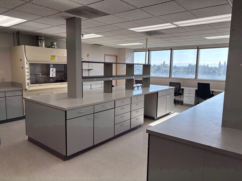 More Photos Of 718-720 Broadway, Seattle Office For Sale